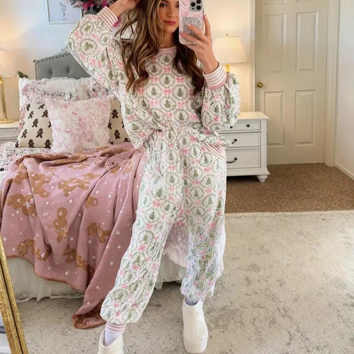 Christmas Bow Print Lounge Set in Green &amp; Pink — VerolynBoutique