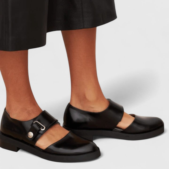 Extra-Wide Strap Flat Shoes in Black — VerolynBoutique