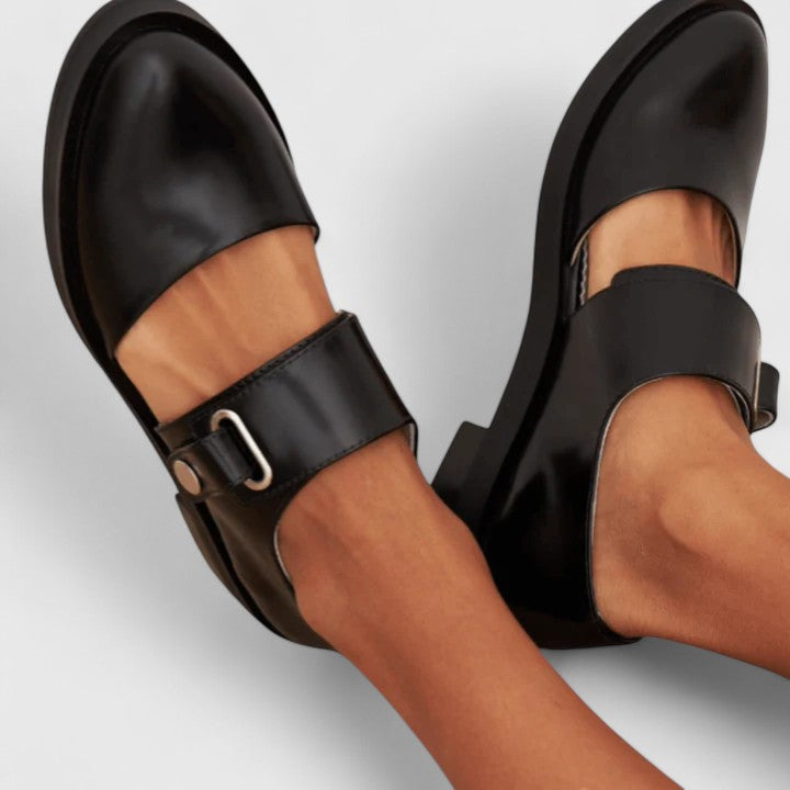 Extra-Wide Strap Flat Shoes in Black — VerolynBoutique