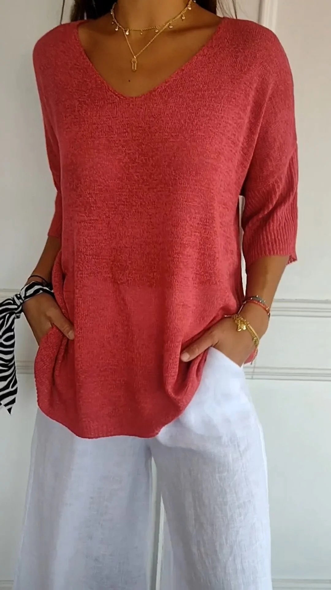 Verolyn - Soft V-Neck Everyday Top