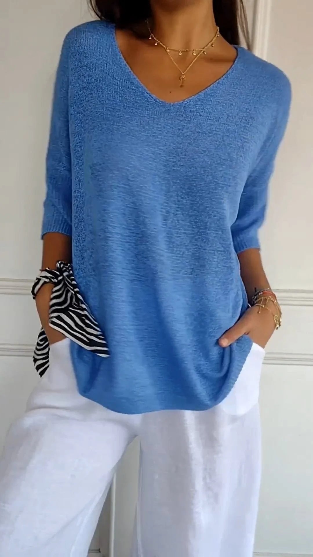 Verolyn - Soft V-Neck Everyday Top