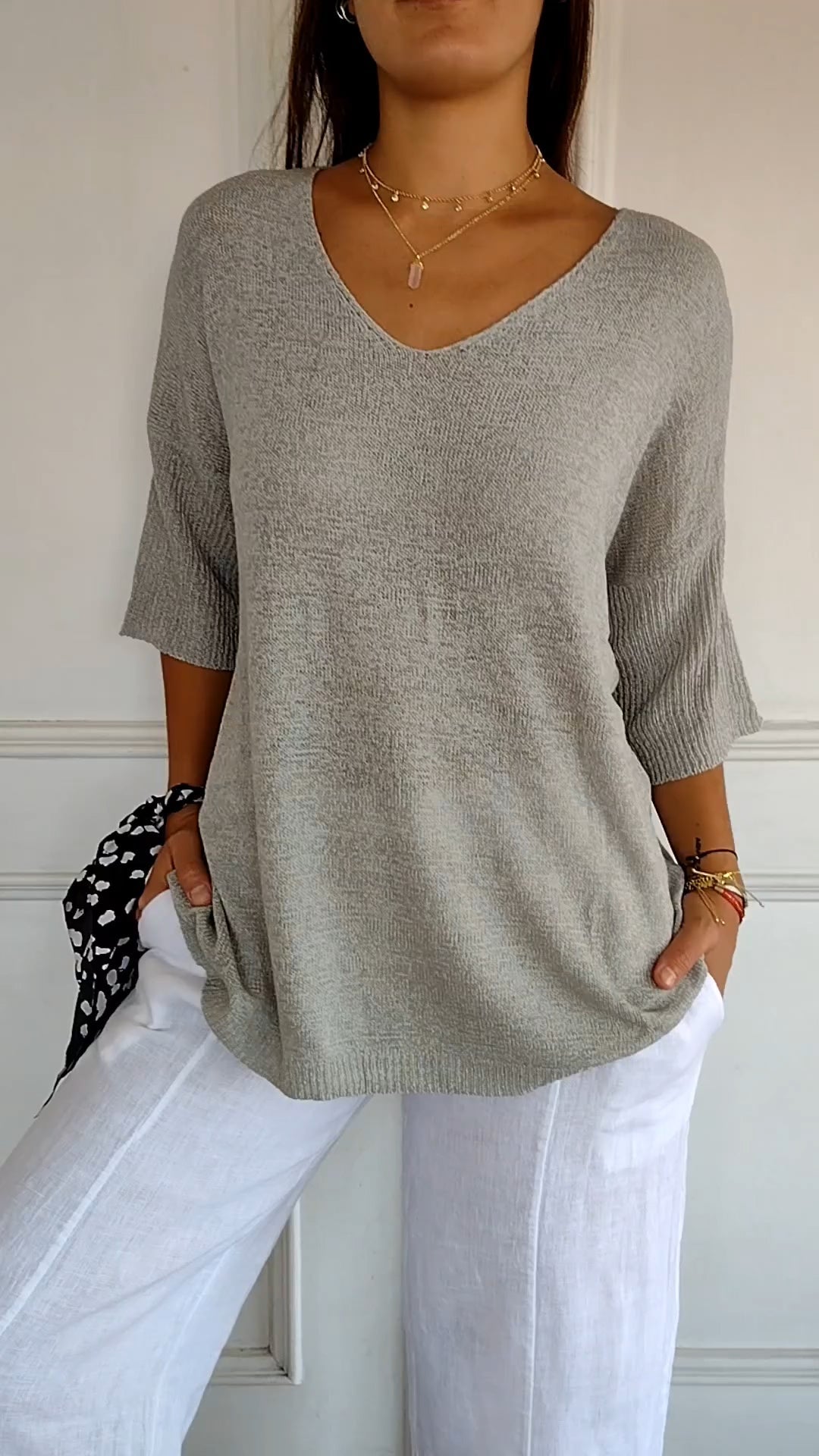 Verolyn - Soft V-Neck Everyday Top