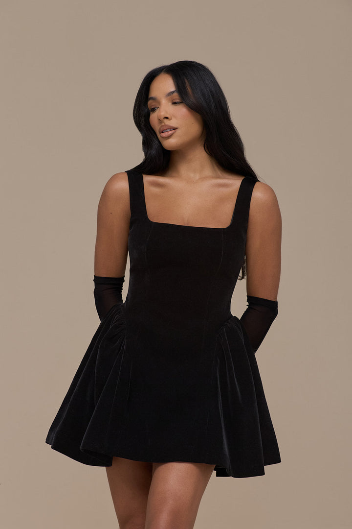 Verolyn - Black Velvet Mini Dress