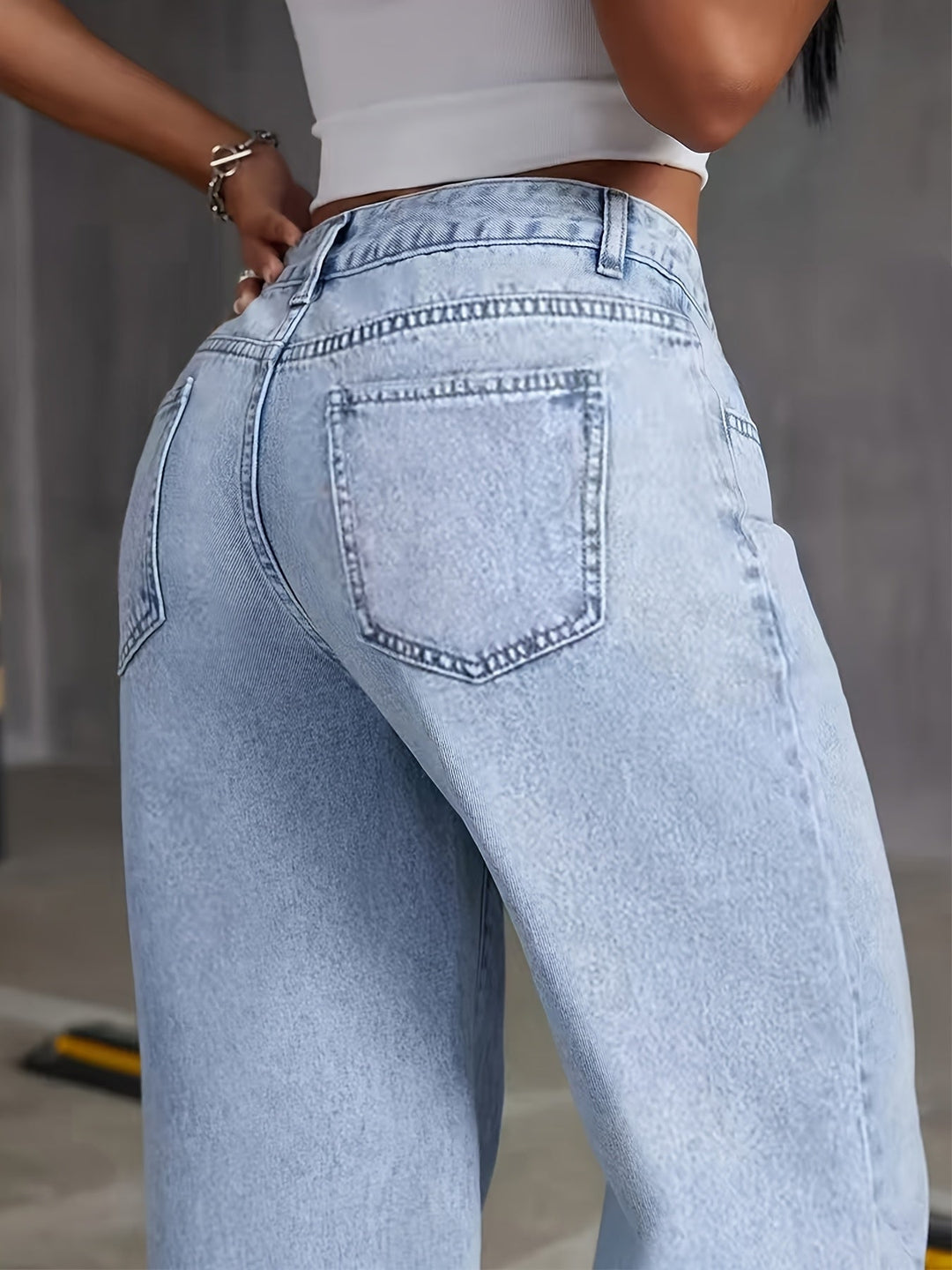 Light Wash Wide Leg Jeans in Light Denim — VerolynBoutique