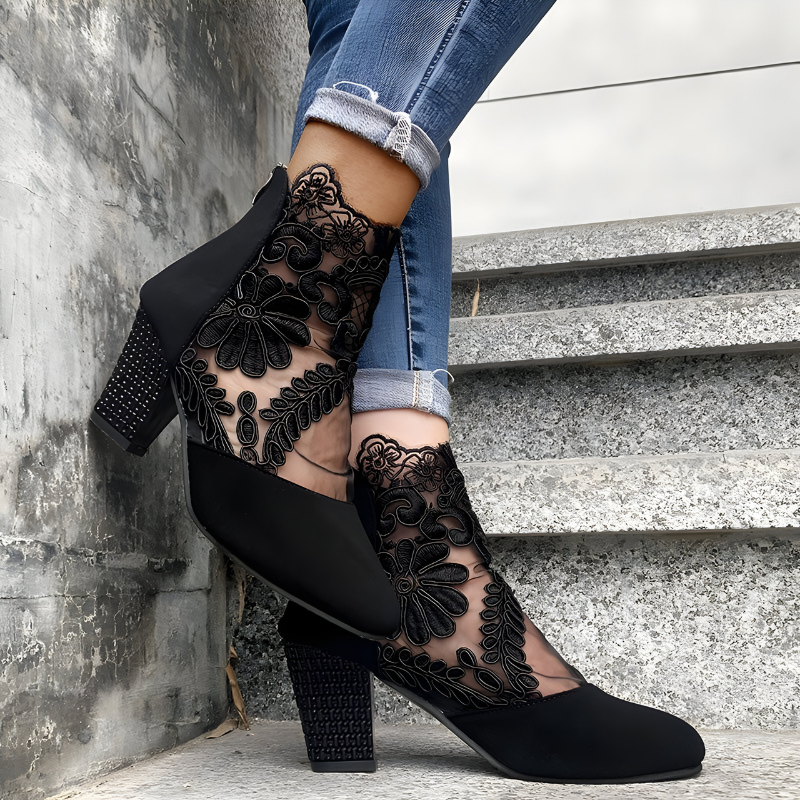 Verolyn wide toe comfort heels – view 2