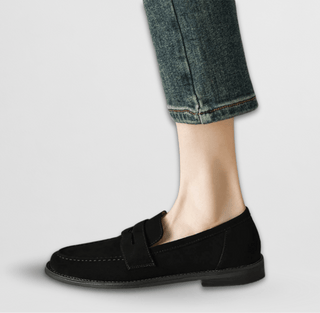 Vintage Penny Loafers in Black — VerolynBoutique