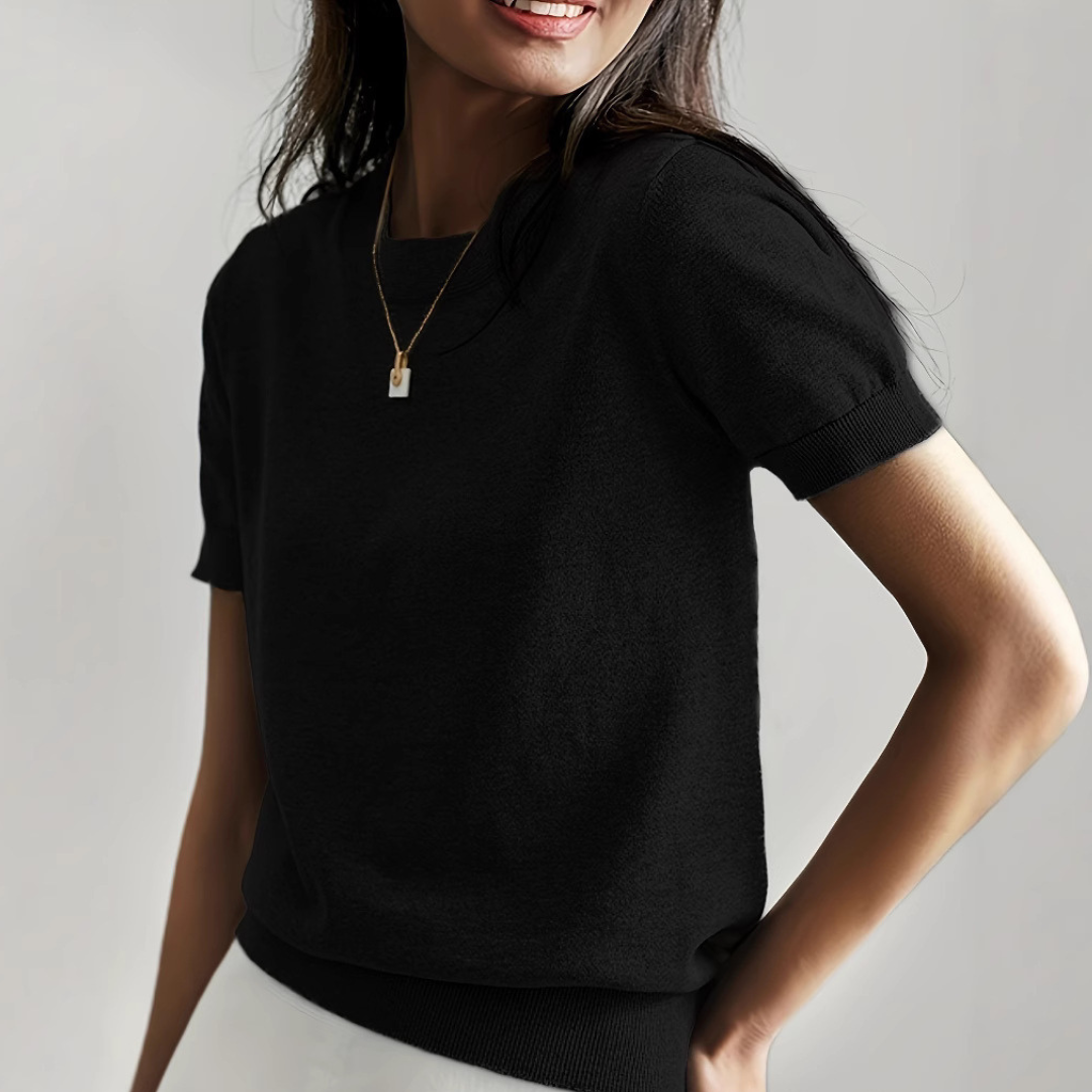 Verolyn - Relaxed Crew Neck Top