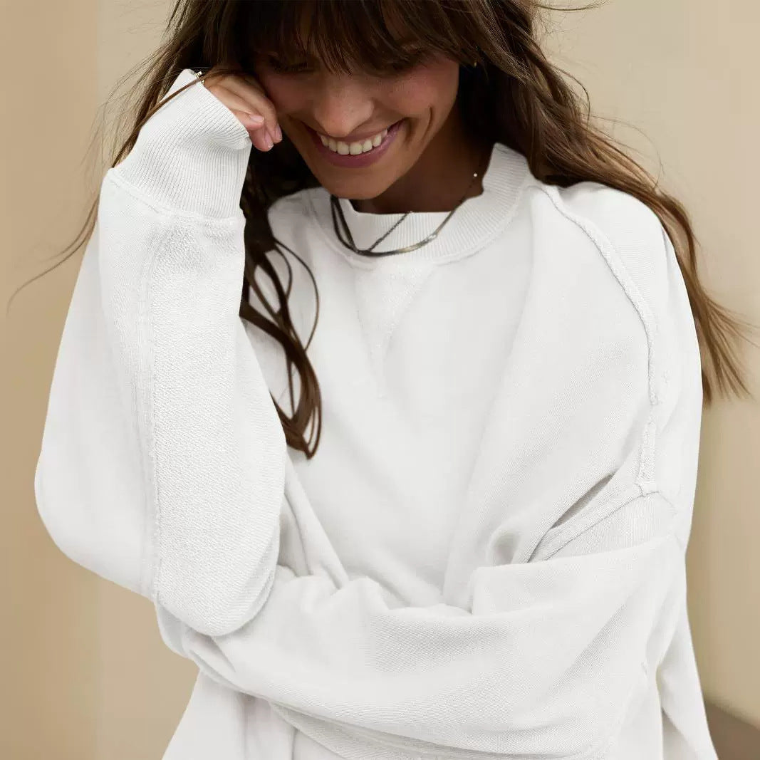 Relaxed Crew Neck Sweatshirt in Black — VerolynBoutique