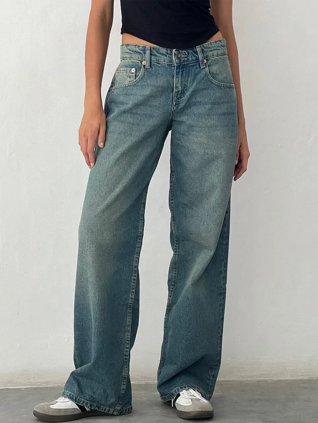 Vintage Wash Baggy Jeans in Nostalgia Blue — VerolynBoutique