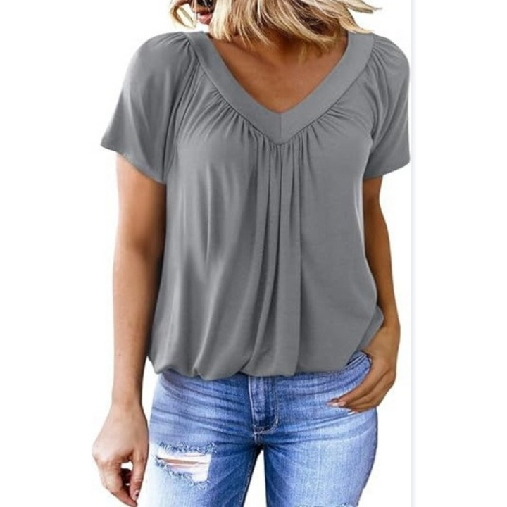 Verolyn - Relaxed V-Neck Top