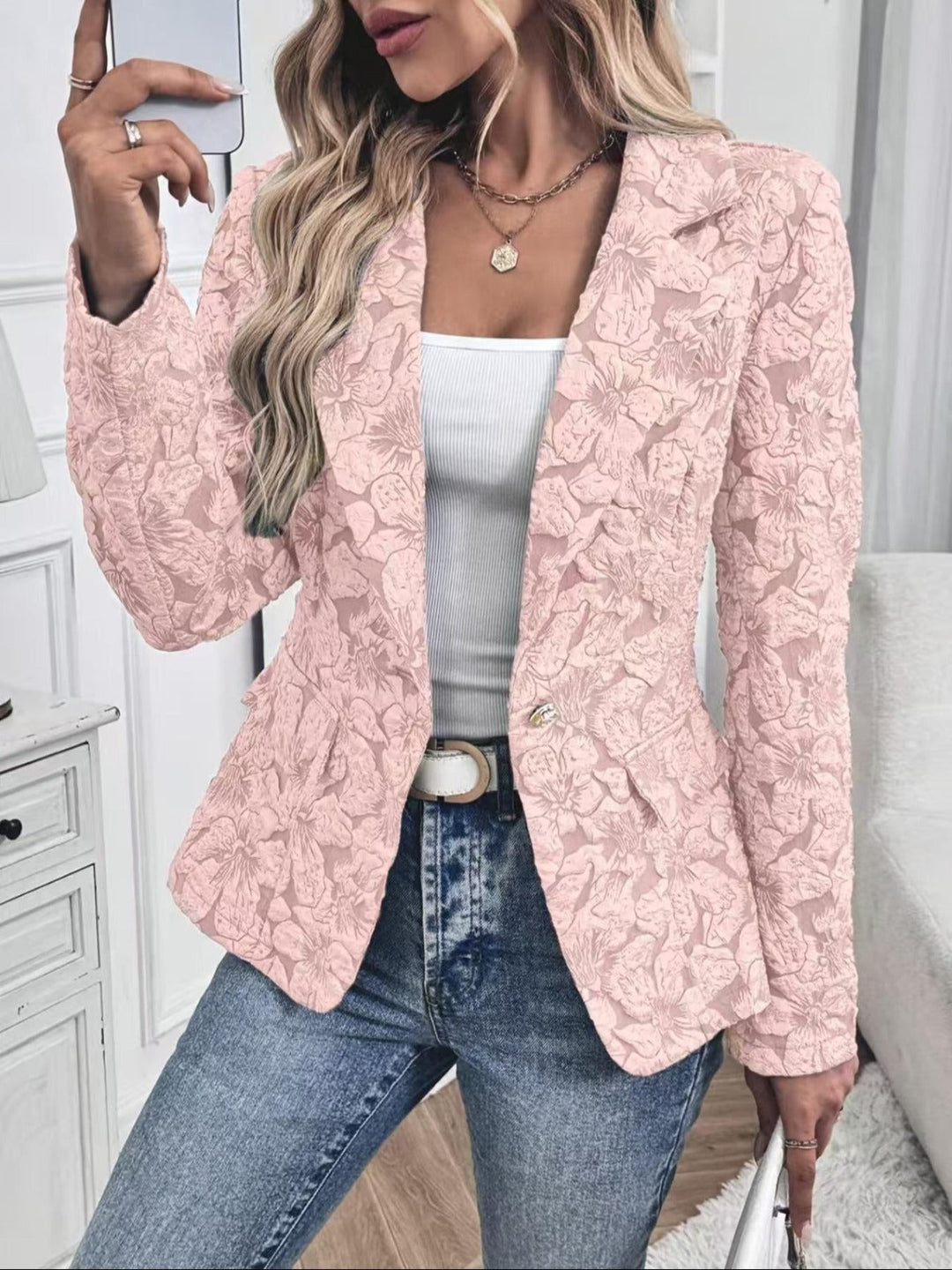 Fitted Paisley Jacquard Blazer in Pink — VerolynBoutique