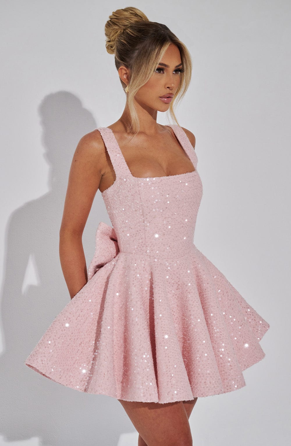 Verolyn - Sparkle Bow Mini Dress